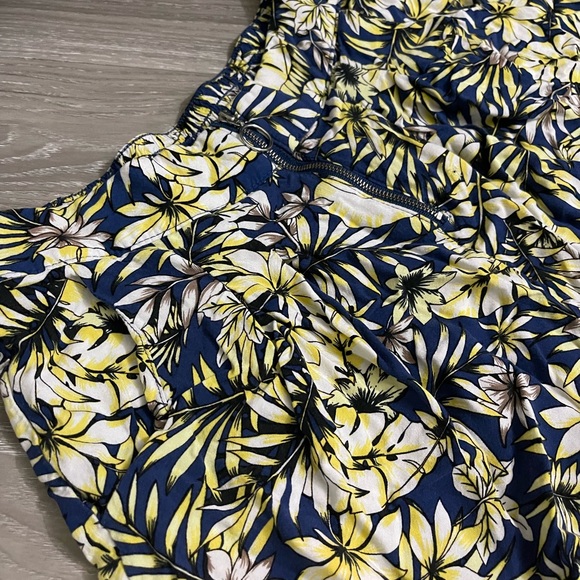 🔵5 For $15🔵 DeFacto Flowy Tropical Zip Up Shorts - Picture 5 of 9